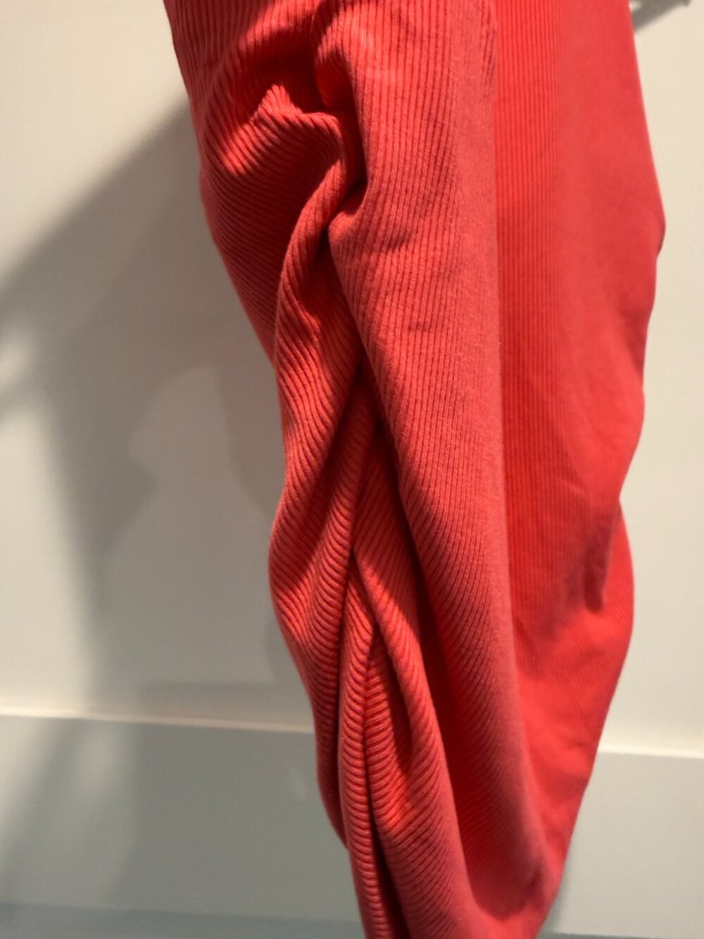 Alo Ribbed En Pointe Tank - Picture 4 of 8